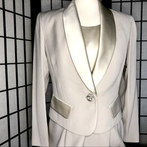 Vintage silk Sunny Choi Woman Suit White.